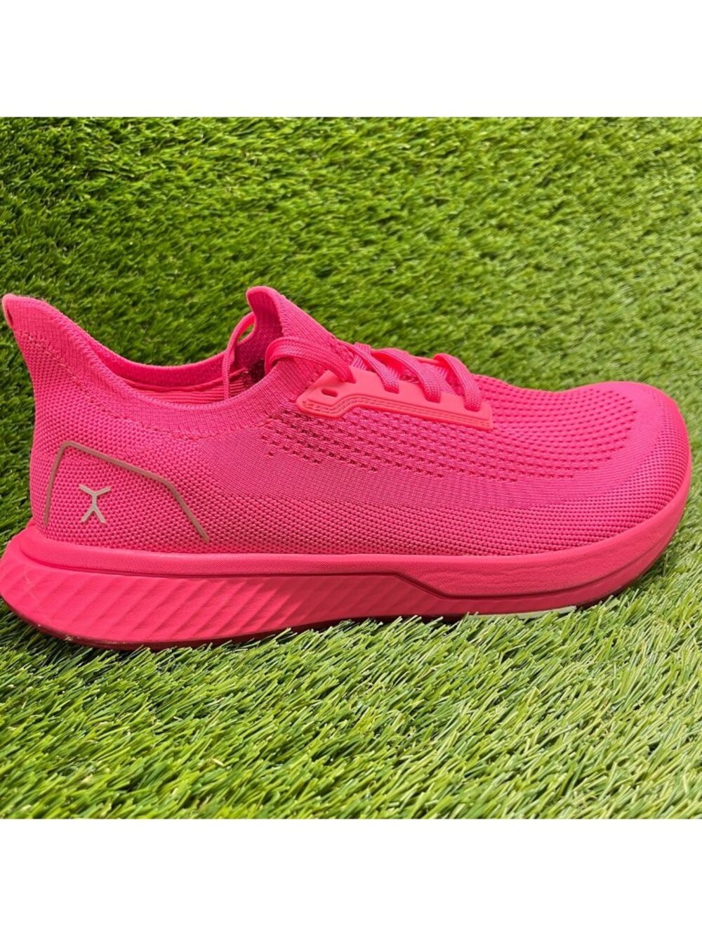 Flux Adapt Runner Neon Pink Mens Size 9.5 Womens 11 Athletic Knit Shoes Sneakers